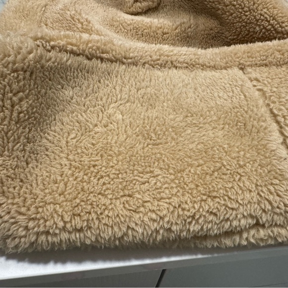 ALO Foxy Sherpa Tote Bag - Picture 7 of 12